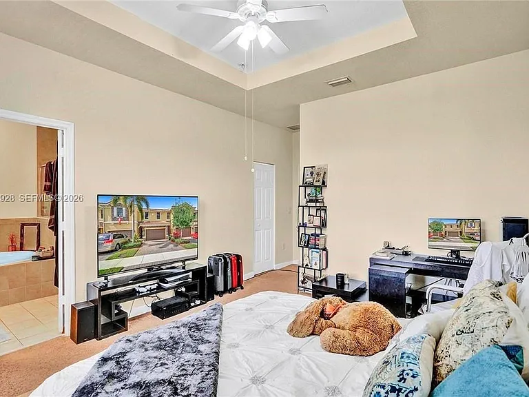 821 E Village Cir #821 — Photo 7