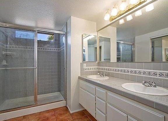 4th image of 39528 Tischa Dr