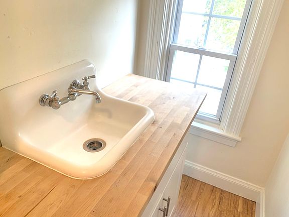 5th image of 186 Waterman St #8