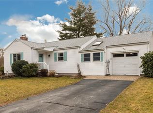 7 Christine Dr, Barrington, RI 02806