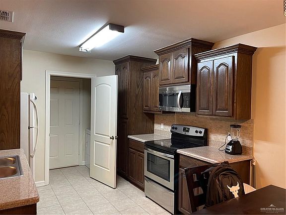 4th image of 1010 Toffee Dr
