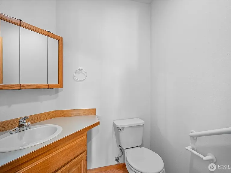 2237 James Cir #A — Photo 8