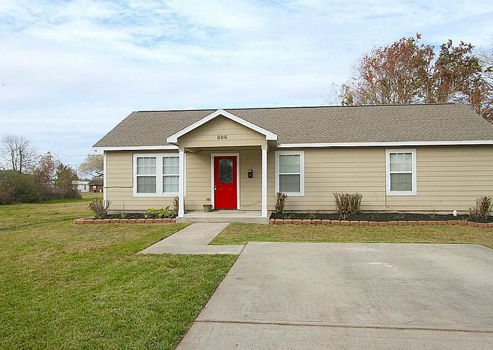 1st image of 806 Temple Dr