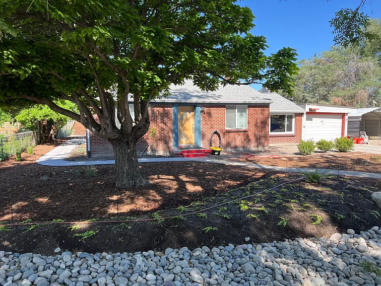 1170 S Montgomery St — Photo 2