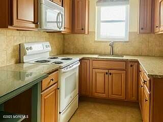 4th image of 3 Valley Forge Drive #F