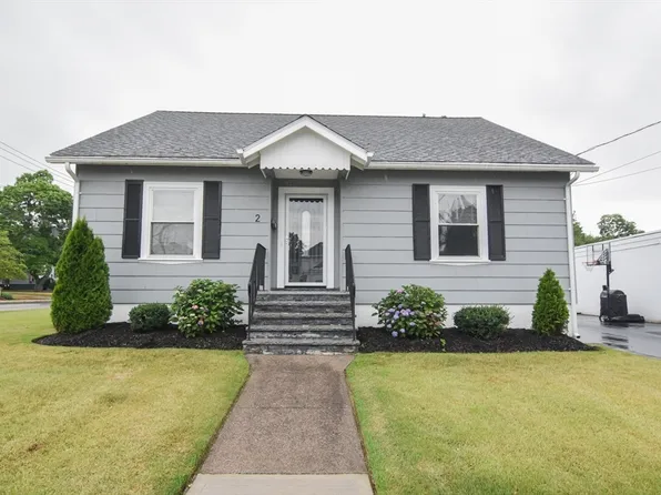 2 Lamb St, Attleboro, MA 02703