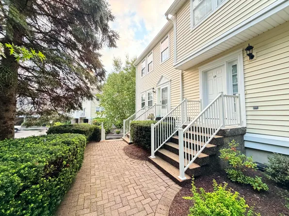 633 Danbury Rd APT 18, Ridgefield, CT 06877