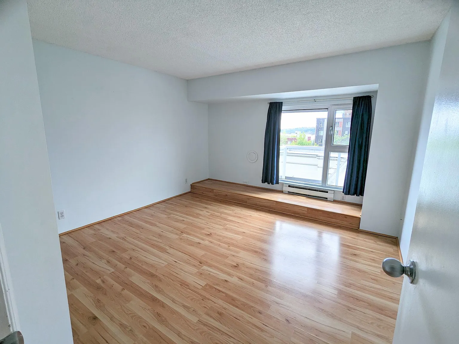 1 bed, 661 sqft, $2,299 — Photo 3