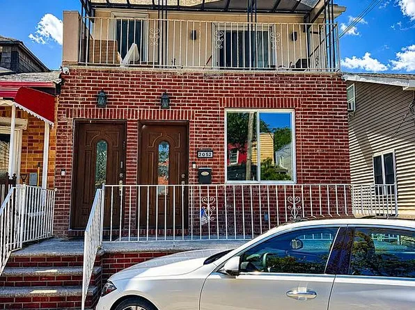 2052 W 12th St, Brooklyn, NY 11223