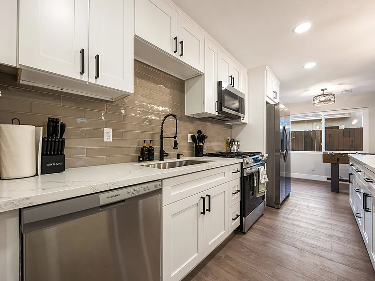8202 Beaver Lake Dr — Photo 33