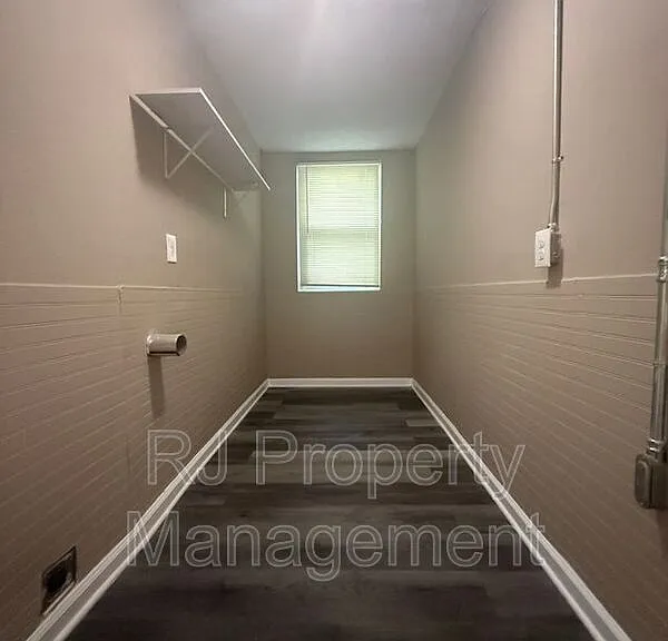 3981 Maynard Dr — Photo 6