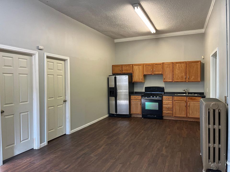 1st image of 635 Ivy Ave E #A