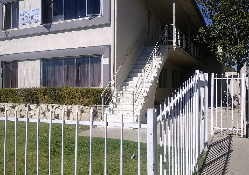 2619 W Imperial Hwy