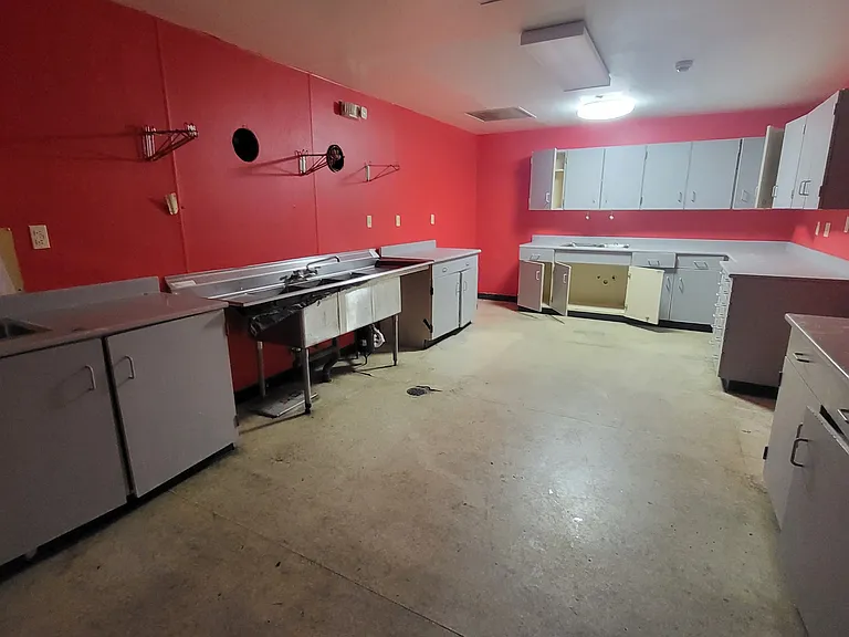 6001 Bartlett Center Dr — Photo 8