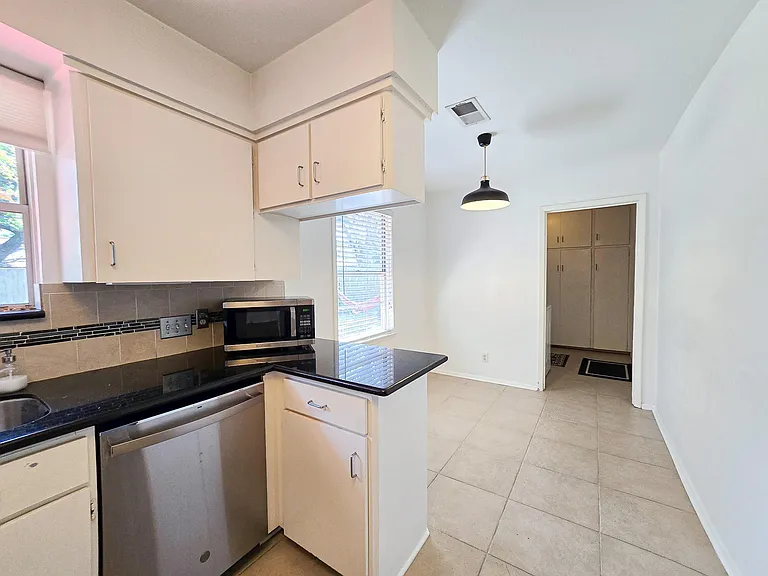 9507 Meadowbriar Ln — Photo 14