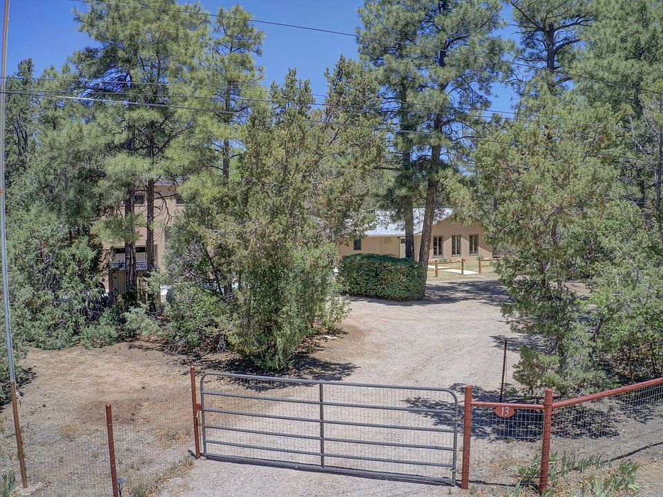 1st image of 13 Robinhood Ln
