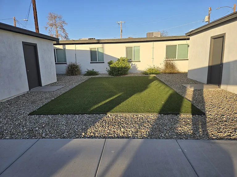 1211 E Kaler Dr — Photo 14