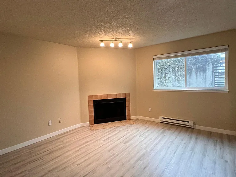 10522 Lake City Way NE #208 — Photo 3