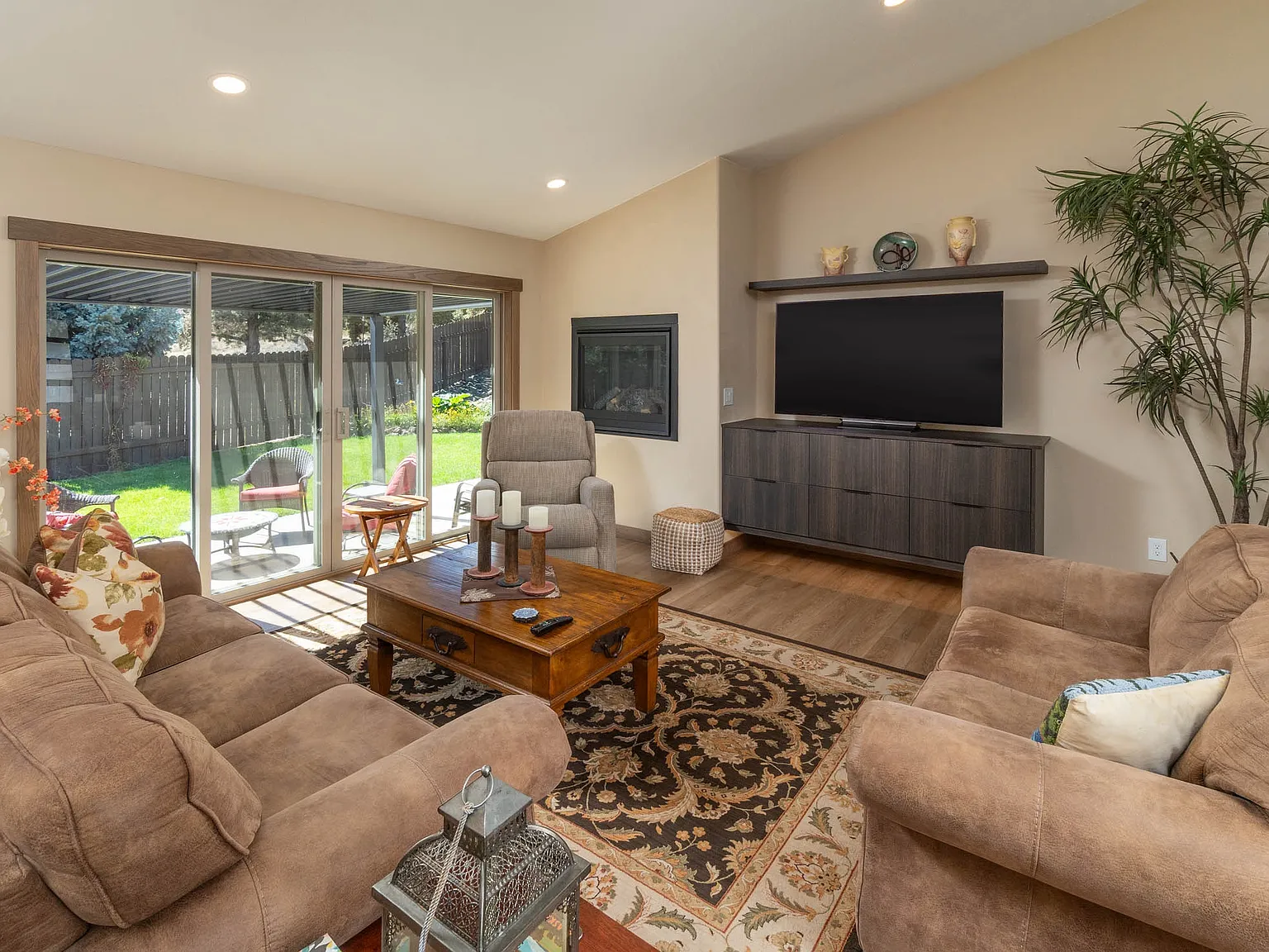 3 bed, 1660 sqft, $2,600 — Photo 2