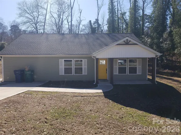 611 Fernwood Dr, Albemarle, NC 28001