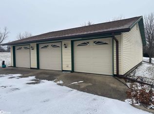535 N College St, Agency, IA 52530