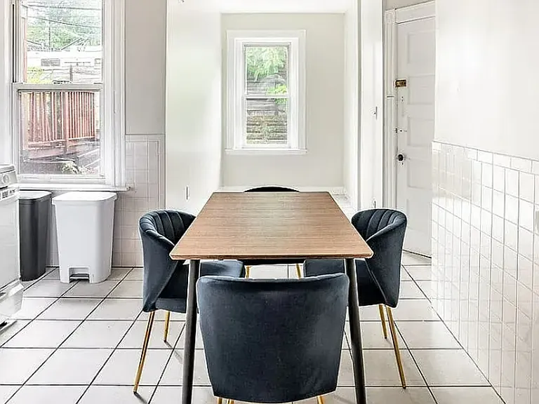 12 Strathmore Rd #1 — Photo 2