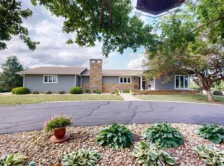 5822 SW 47th St, Topeka, KS 66610