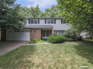 1518 S Naperville Rd, Wheaton, IL 60189