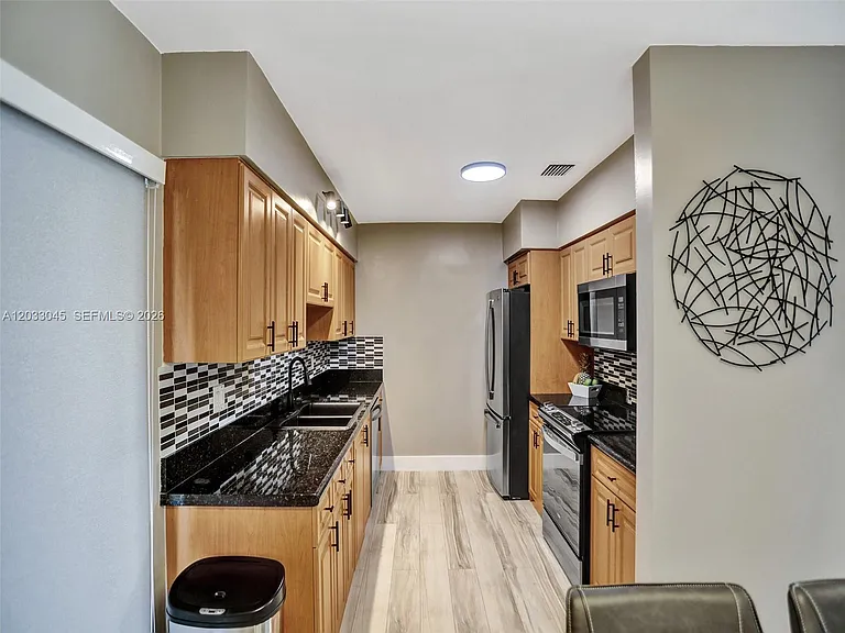 491 SE 23rd Ave — Photo 35