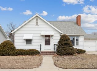 608 Franklin St, Elgin, IA 52141