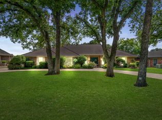 5202 Wimbledon Ct, Arlington, TX 76017