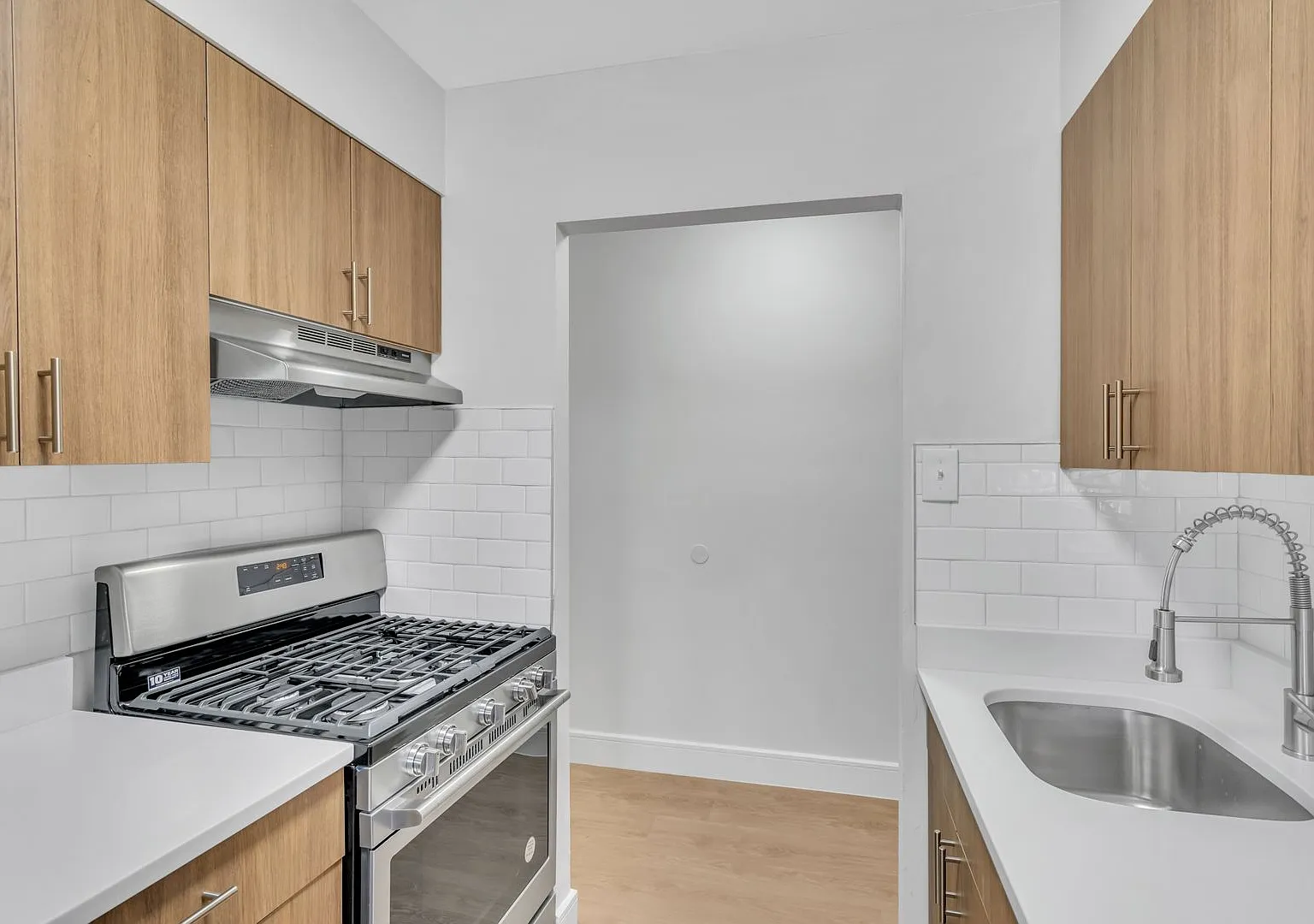 Lancaster Court Apartments — Photo 4
