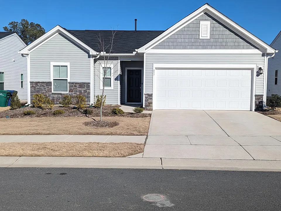 Bellevue Manor Ln