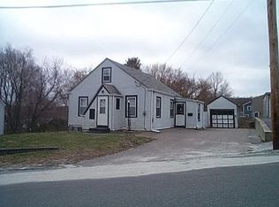 216 Bertenshaw Rd, Woonsocket, RI 02895