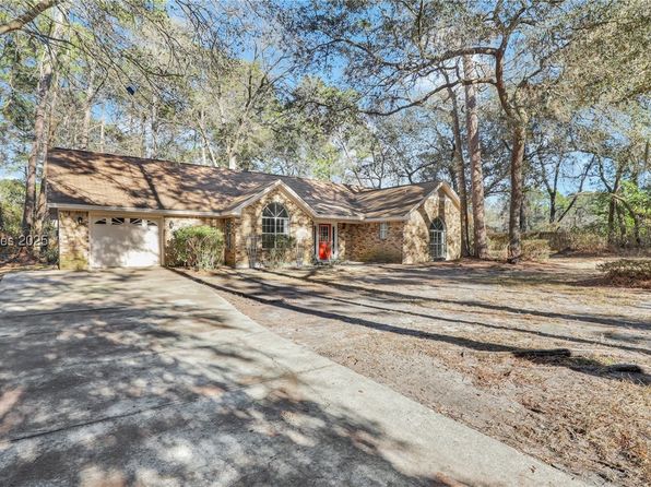123 Francis Marion Cir, Beaufort, SC 29907