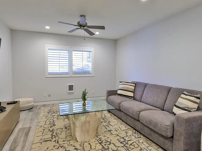 861 Beachfront Dr #B — Photo 16
