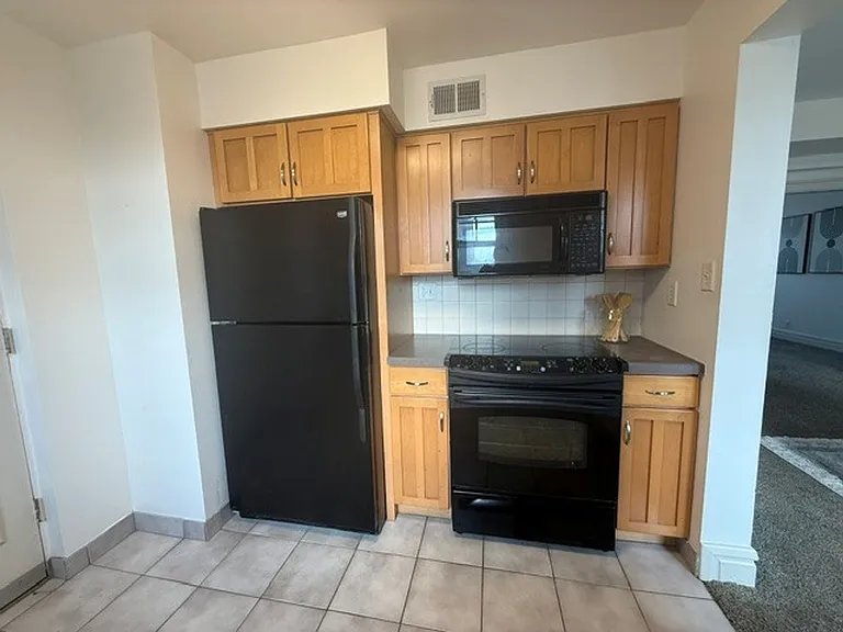 329 Belt Ave #401 — Photo 9