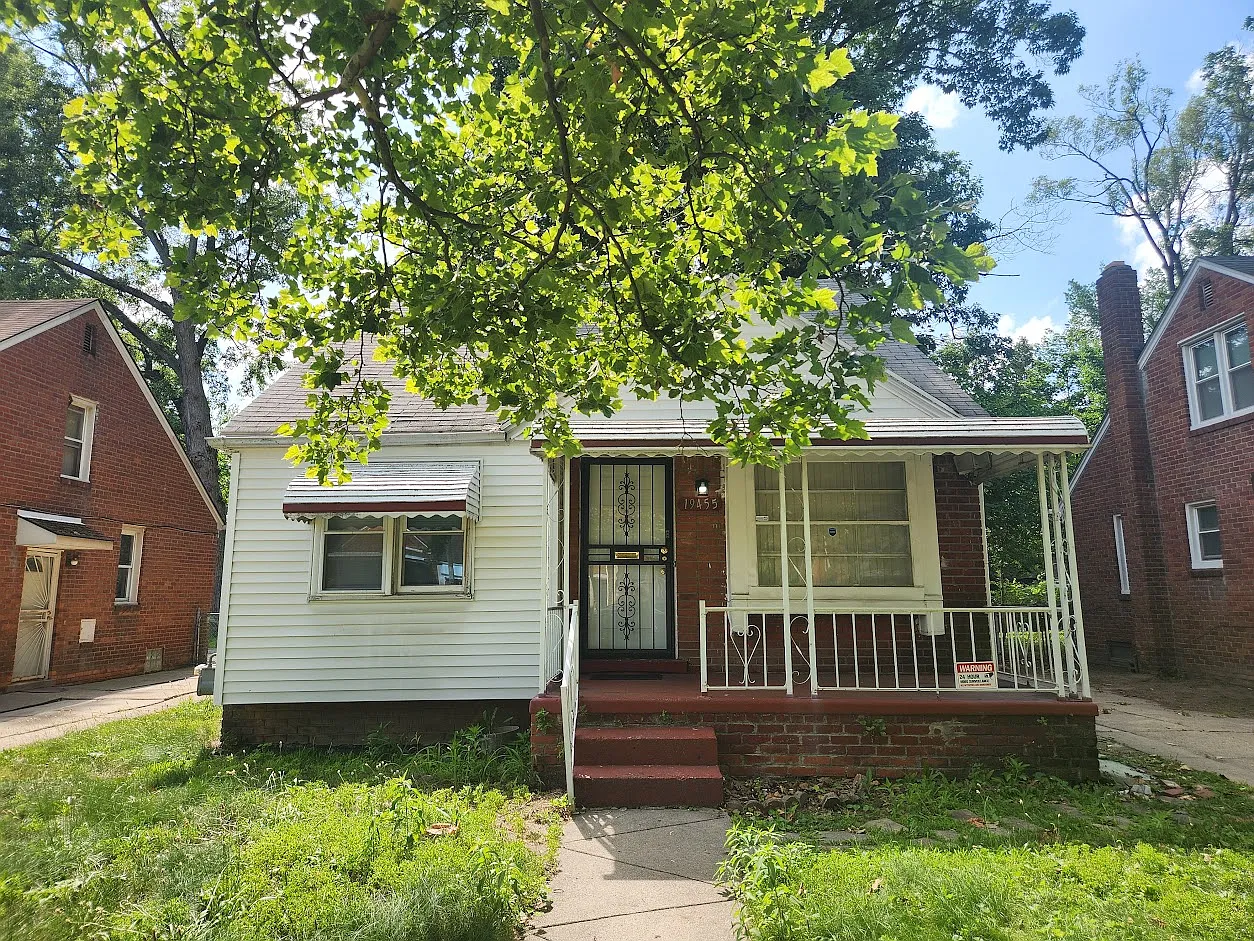 3 bed, 1023 sqft, $1,500 — Photo 1
