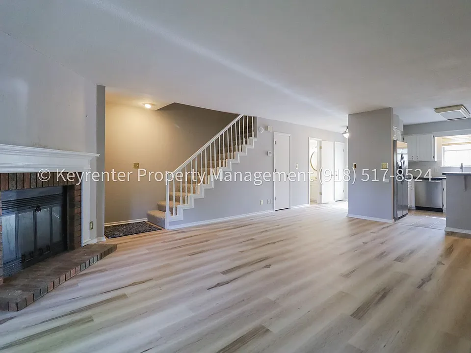 6246 S Yorktown Pl