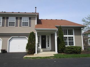 305 Teak Ln, Streamwood, IL 60107