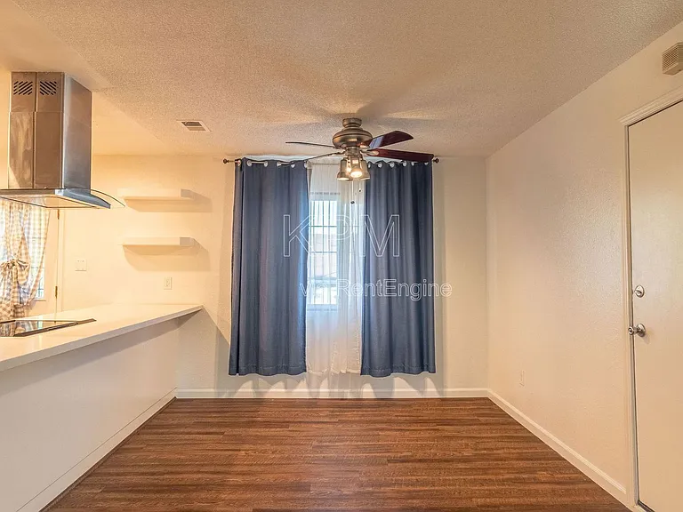 420 E Hampton St #A — Photo 5