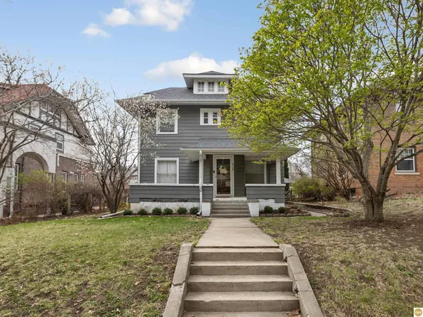 438 N 38th Ave, Omaha, NE 68131