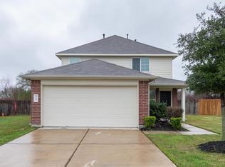 915 Running Creek Ct, Baytown, TX 77521