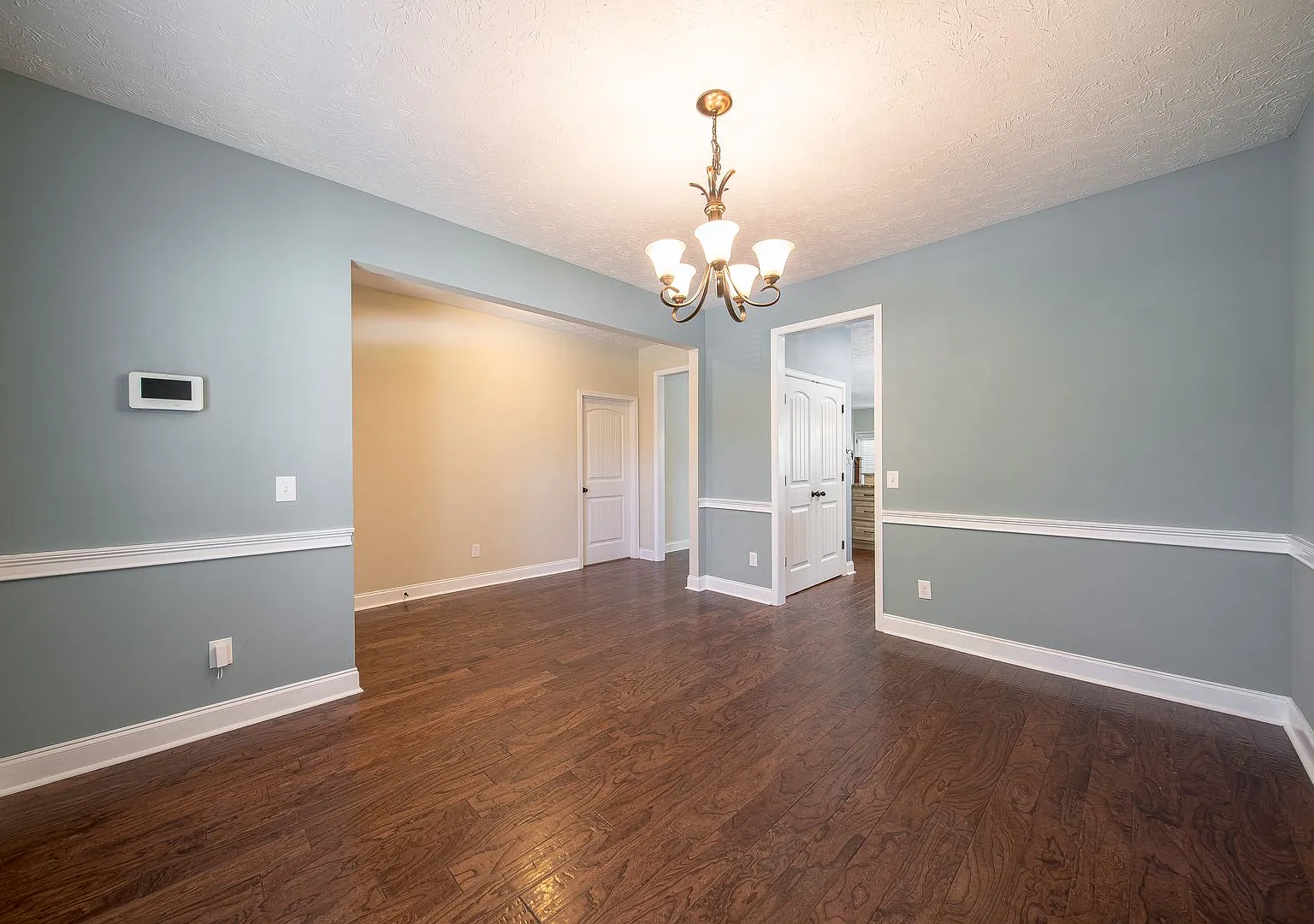 4BR/2.5 baths home in North Columbus! — Photo 4