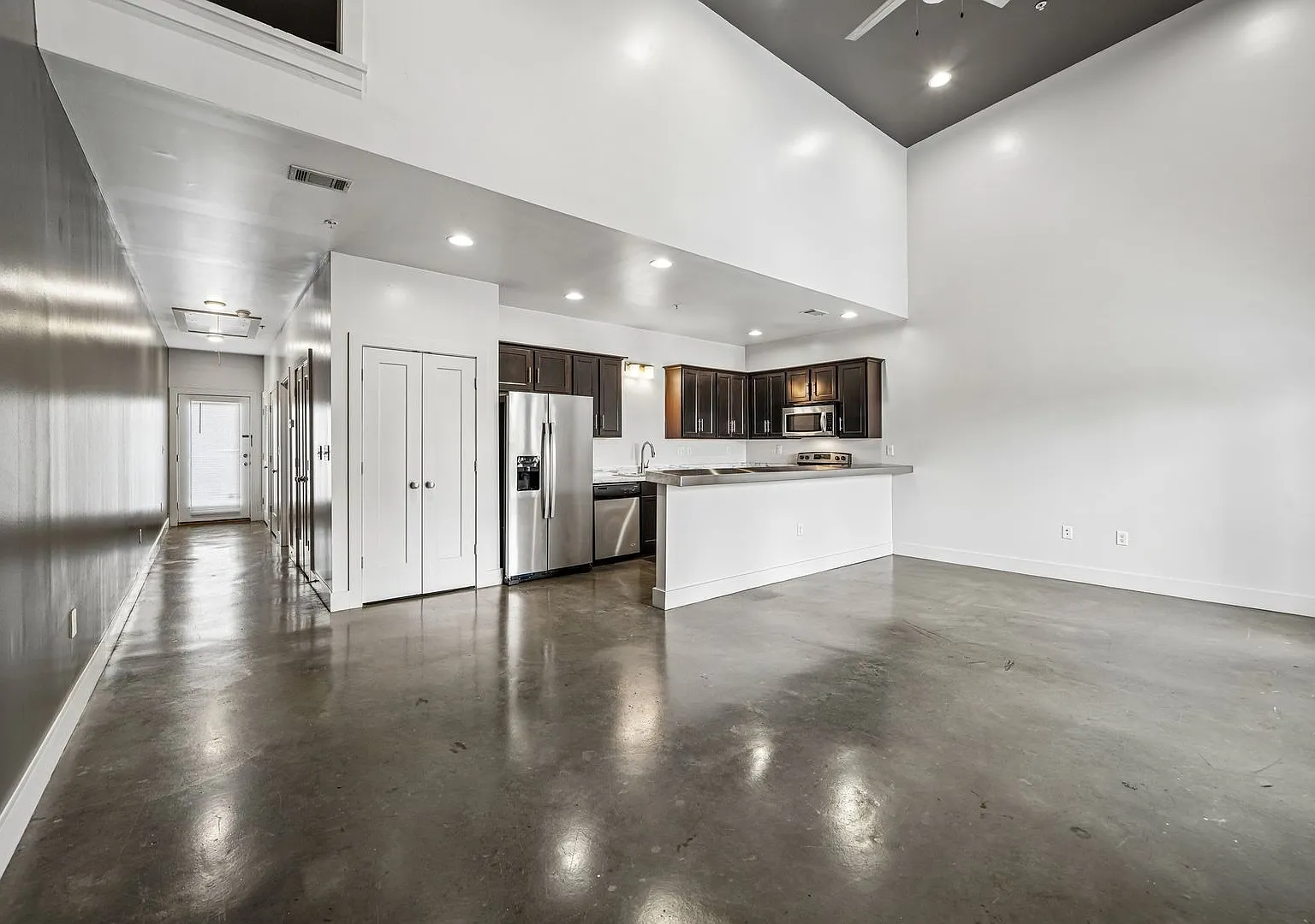Myers Flats - 3 Bedroom — Photo 4