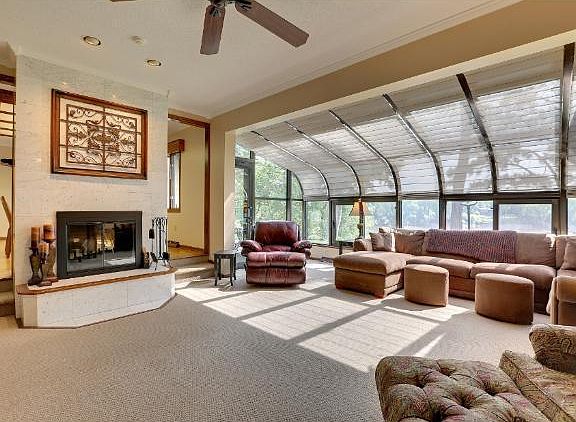 2nd image of 7320 Willow Ln