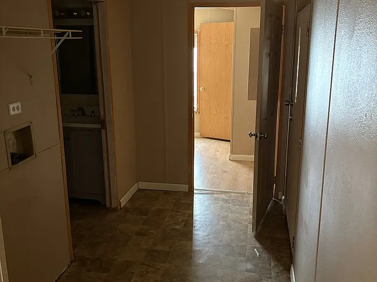 300 Hickory St — Photo 18