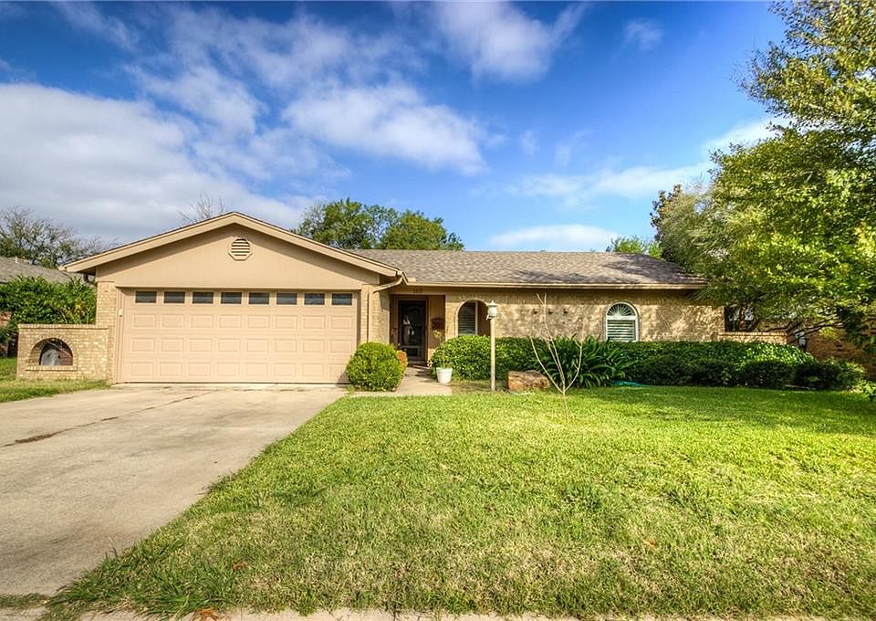 1st image of 1412 Lagoona Ln