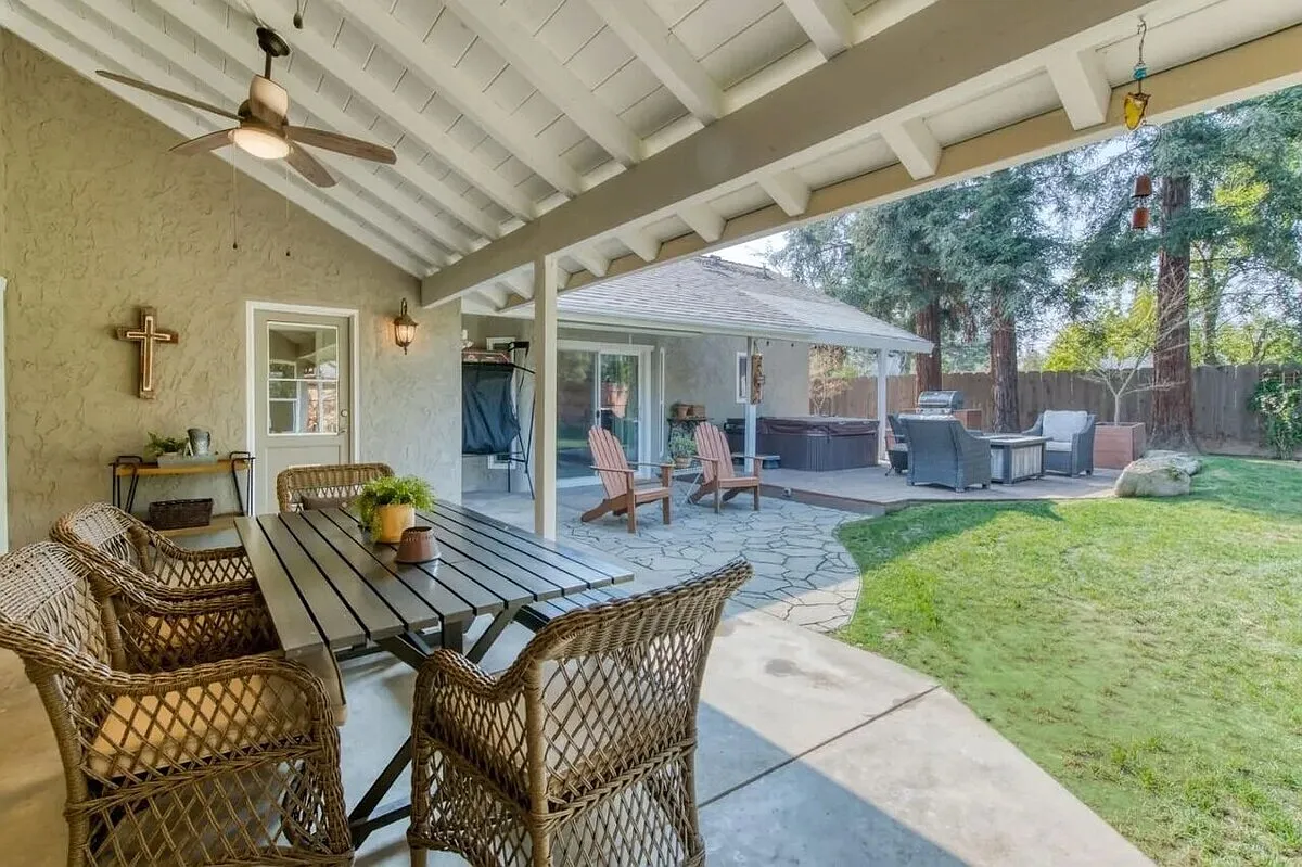 8477 North Del Mar Avenue - 1 — Photo 4