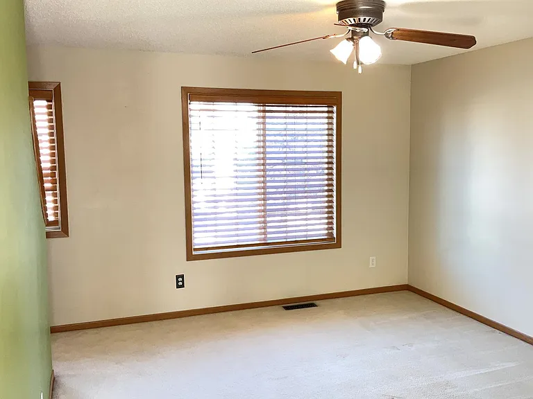 15539 Float Ln — Photo 26